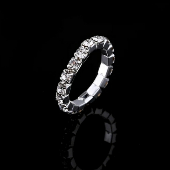 Silver stretchable ring one size - Picture 1 of 1